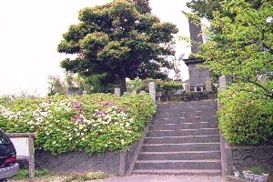 津幡城跡石碑