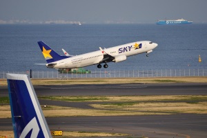 SKYMARK B-737-800