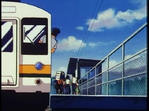 ホーム端にて(劇中) (C)EMOTION / BANDAI VISUAL