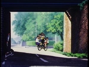 田切駅ガード下(劇中) (C)EMOTION / BANDAI VISUAL