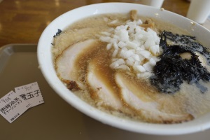 燕背油系チャーシュー麺