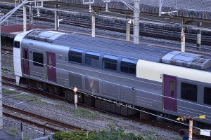 215系