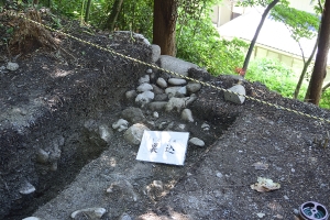 裏込石