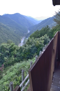 田峯城跡 物見櫓から豊川の流れを望む