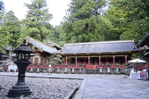 三神庫前にて