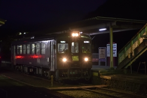 大間々駅にて