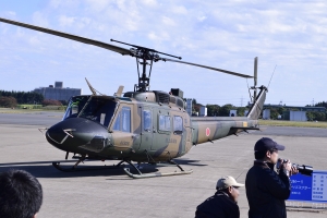 UH-1ėpwRv^[
