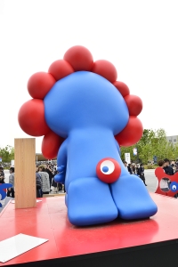 ミャクミャク様 後ろ姿